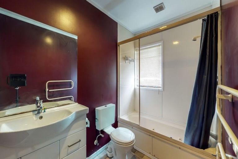 Photo of property in 12 Jasmine Grove, Maungaraki, Lower Hutt, 5010