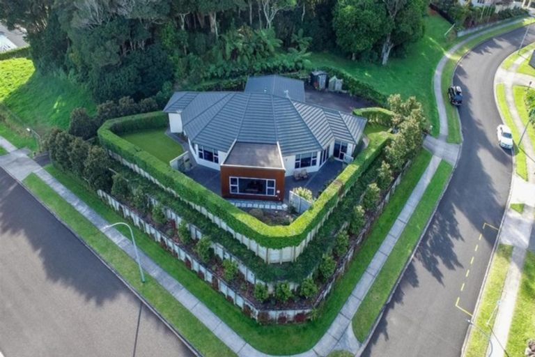 Photo of property in 18 Adam Lile Drive, Highlands Park, New Plymouth, 4312