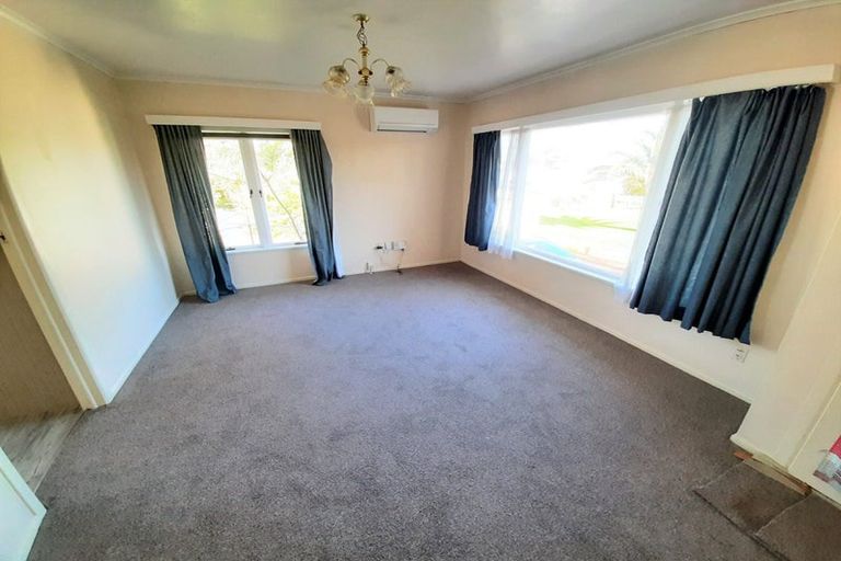 Photo of property in 2/27 Exmouth Road, Northcote, Auckland, 0627