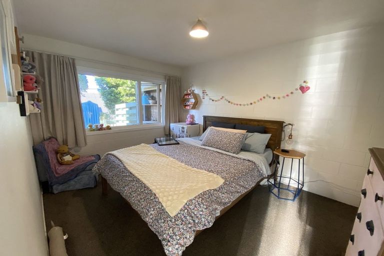 Photo of property in 2/219 Grant Road, Thorndon, Wellington, 6011