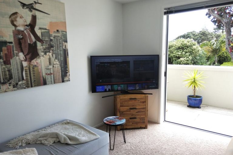 Photo of property in 19/3 Riverside Road, Orewa, 0931