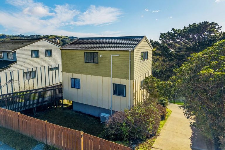 Photo of property in 8 Morere Street, Titahi Bay, Porirua, 5022