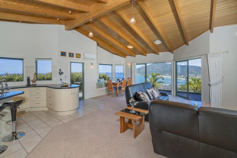 Photo of property in 2 Tirinui Crescent, Tairua, 3508