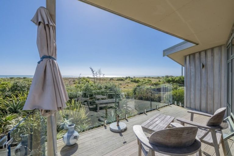 Photo of property in 31 Kapiti Lane, Otaki Beach, Otaki, 5512