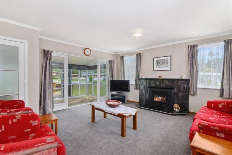 Photo of property in 24 Martin Street, Utuhina, Rotorua, 3015