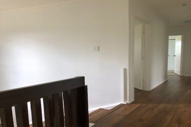 Photo of property in 2/56 Knightsbridge Drive, Forrest Hill, Auckland, 0620