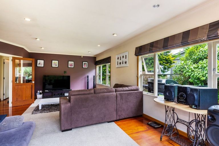 Photo of property in 90 Tamatea Road, Taupo, 3330