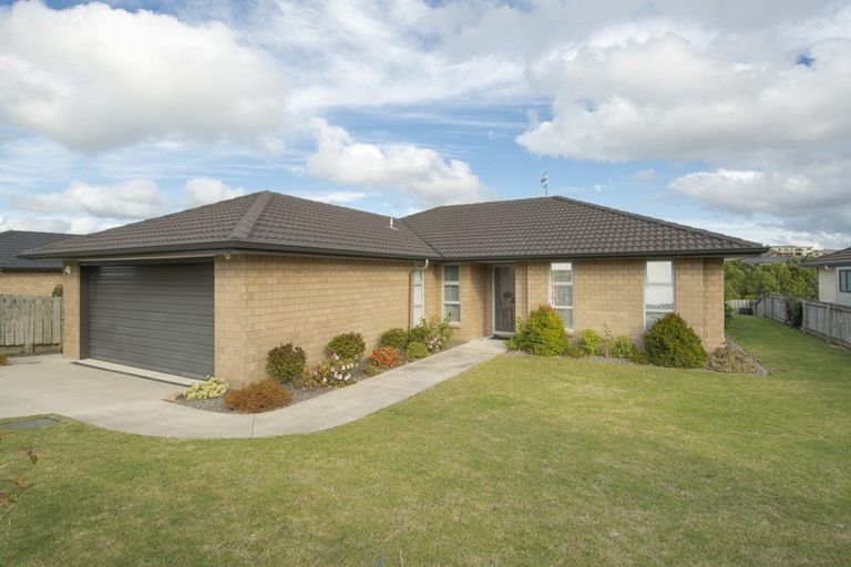 Photo of property in 6 Fairfax Crescent, Pyes Pa, Tauranga, 3112