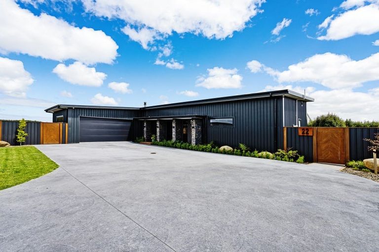 Photo of property in 22 Glenda Place, Seaward Bush, Invercargill, 9812