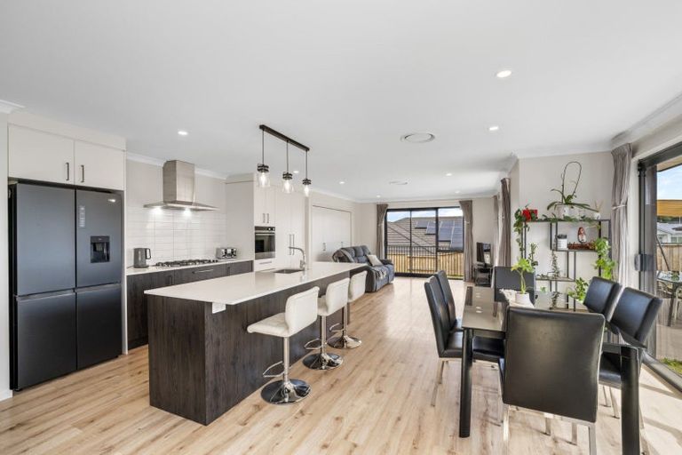 Photo of property in 4 Oyster Place, Omokoroa, 3114