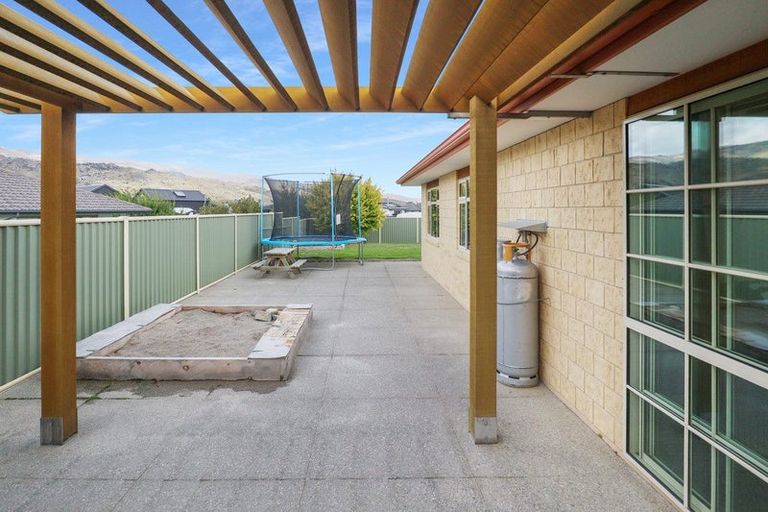Photo of property in 56 Missy Crescent, Mount Pisa, Cromwell, 9383