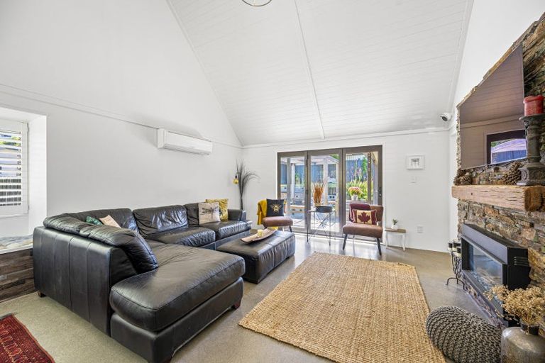 Photo of property in 37 Kent Terrace, Taradale, Napier, 4112