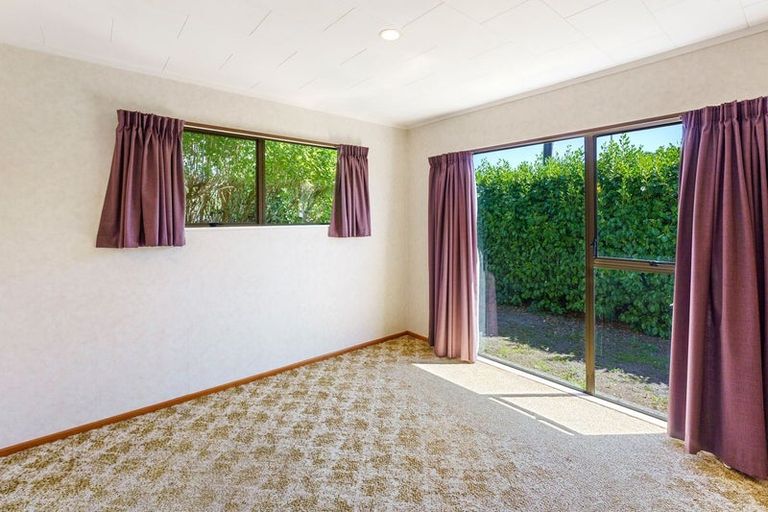 Photo of property in 71 Elizabeth Street, Waikanae, 5036