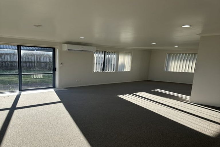Photo of property in 2 Reef Place, Mangere, Auckland, 2022