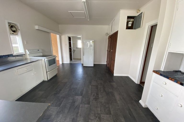 Photo of property in 16 Te Wanaka Road, Awapuni, Palmerston North, 4412