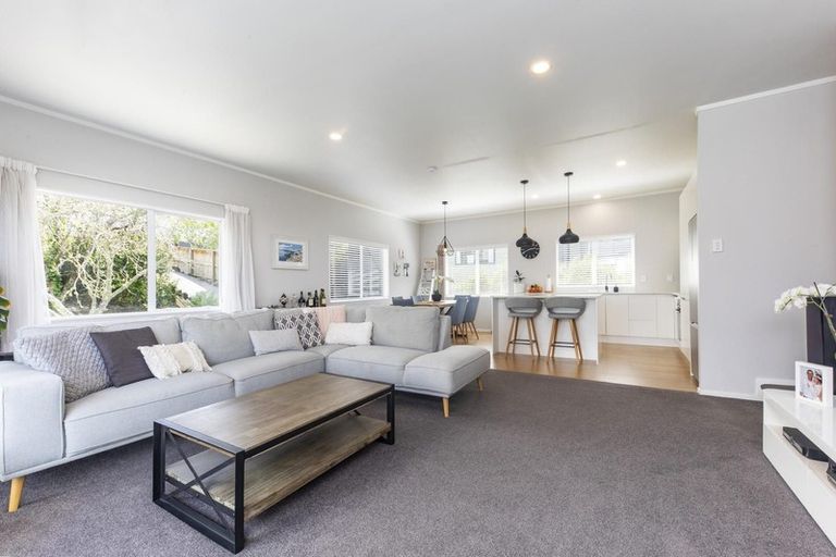 Photo of property in 2/59 Jaemont Avenue, Te Atatu South, Auckland, 0610