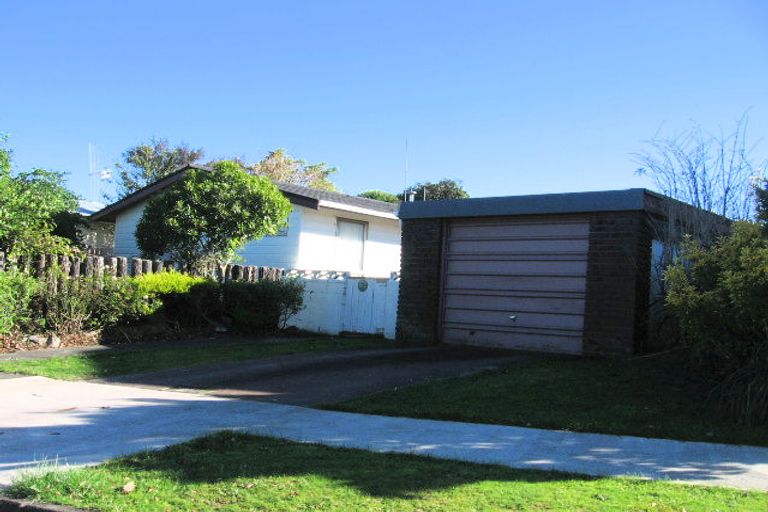 Photo of property in 9 Lockhart Avenue, Milson, Palmerston North, 4414