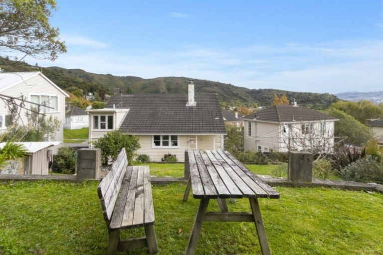 Photo of property in 21 Cleland Crescent, Naenae, Lower Hutt, 5011