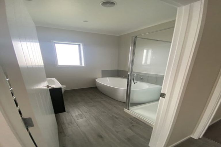 Photo of property in 19 Rue D' Amarres, Gulf Harbour, Whangaparaoa, 0930