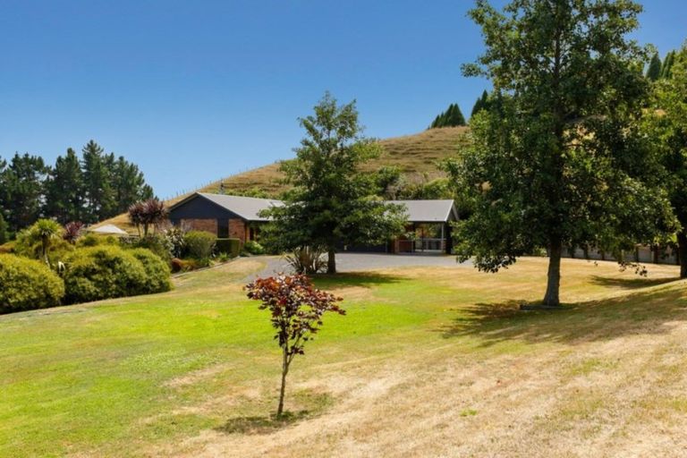 Photo of property in 34 Piro Place, Acacia Bay, Taupo, 3385