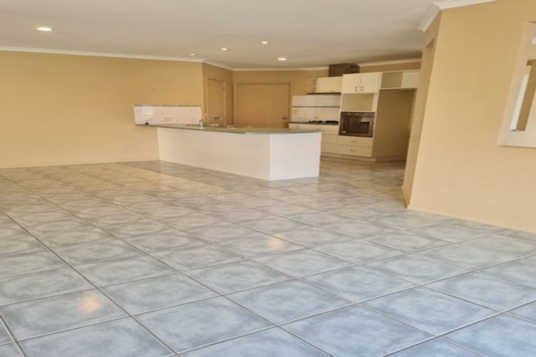 Photo of property in 90 Pinecrest Drive, Gulf Harbour, Whangaparaoa, 0930