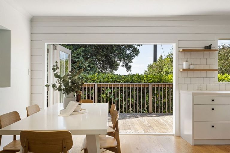 Photo of property in 49 Maritime Terrace, Birkenhead, Auckland, 0626