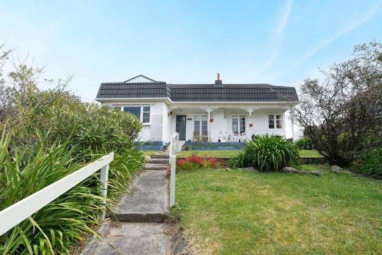 Photo of property in 89 Golf Road, Paraparaumu Beach, Paraparaumu, 5032