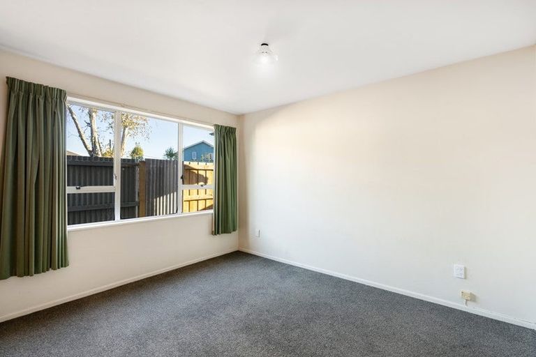 Photo of property in 3/11 Tuckers Road, Redwood, Christchurch, 8051
