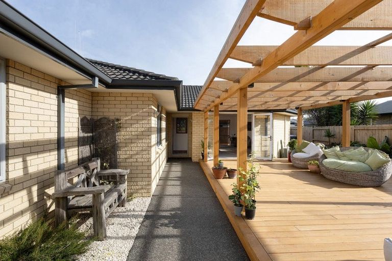 Photo of property in 17 Golden Courie Close, Papamoa Beach, Papamoa, 3118