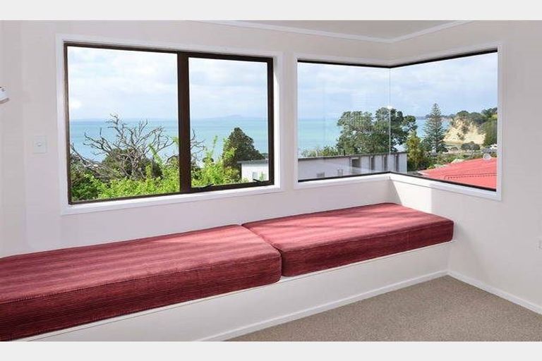 Photo of property in 28 Wade River Road, Stanmore Bay, Whangaparaoa, 0932