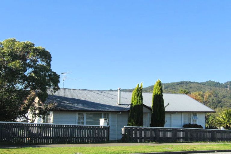 Photo of property in 23 Greenwich Grove, Stokes Valley, Lower Hutt, 5019