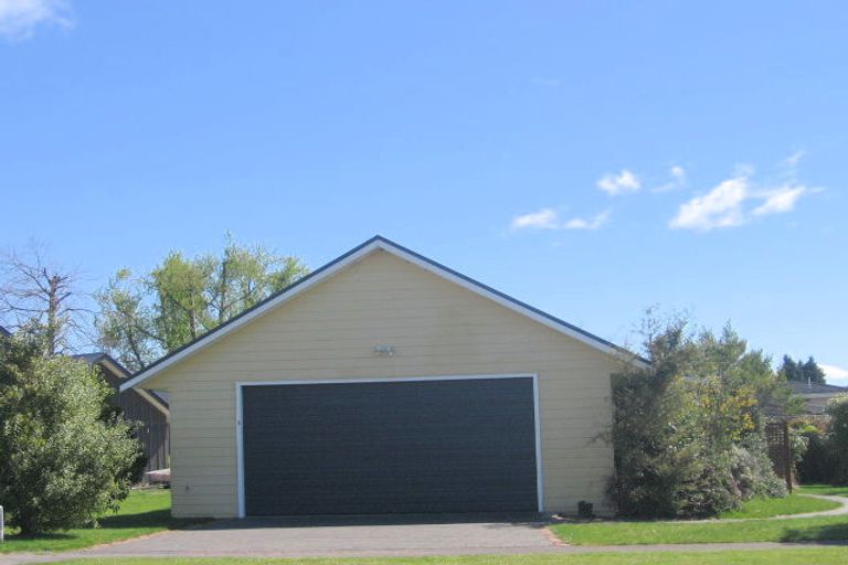 Photo of property in 8 Haines Grove, Rainbow Point, Taupo, 3330