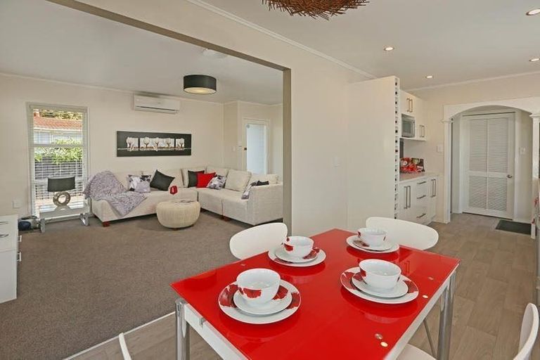 Photo of property in 63 Pinedale Place, Henderson, Auckland, 0610