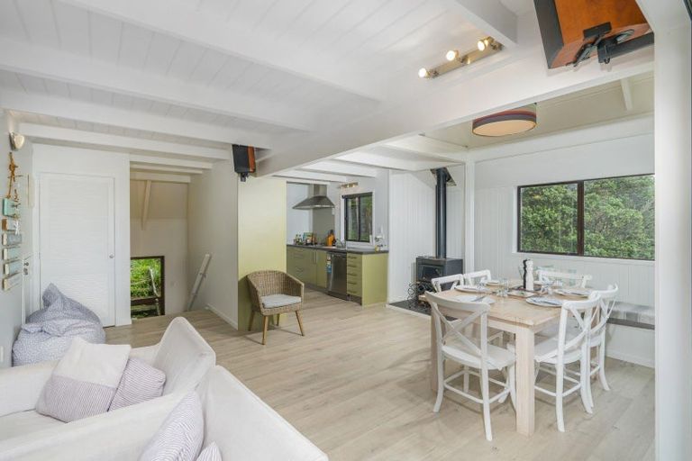 Photo of property in 5 Florence Place, Hahei, Whitianga, 3591