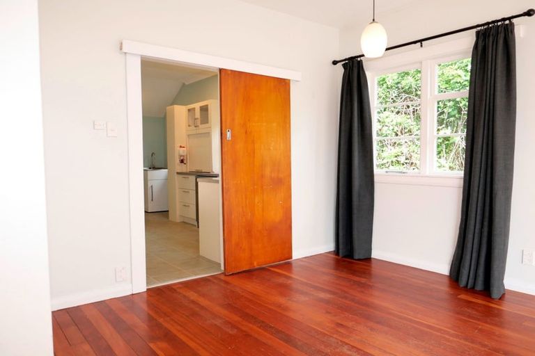 Photo of property in 132 Wellington Road, Paekakariki, 5034