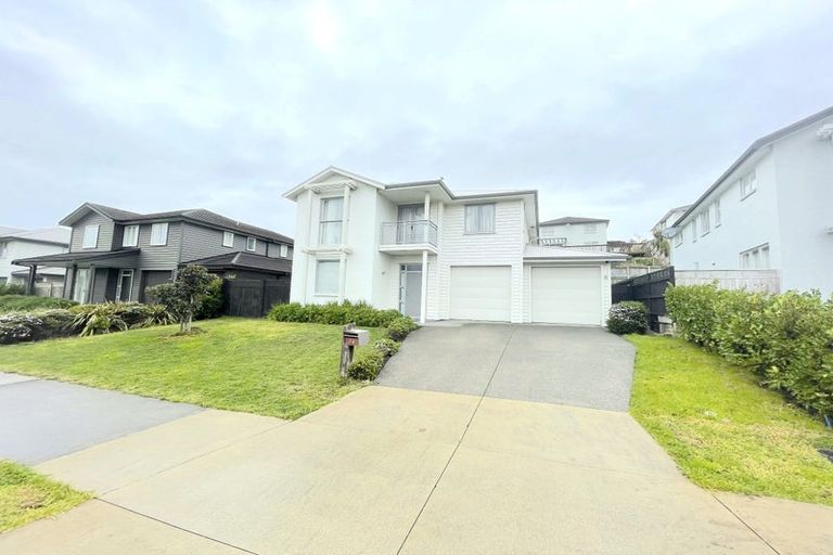 Photo of property in 74 Mackay Drive, Greenhithe, Auckland, 0632