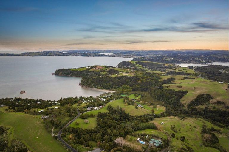 Photo of property in 181 Baddeleys Beach Road, Tawharanui Peninsula, Warkworth, 0986