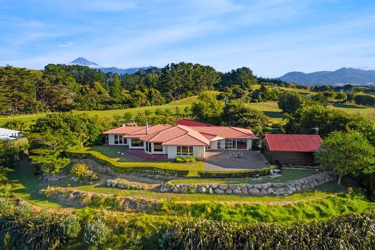 Photo of property in 171 Sealy Road, Omata, New Plymouth, 4374