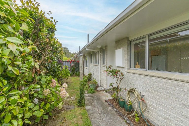 Photo of property in 49b Ngaio Road, Waikanae, 5036