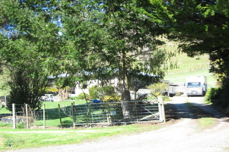 Photo of property in 67 Ongo Road, Hunterville, 4730
