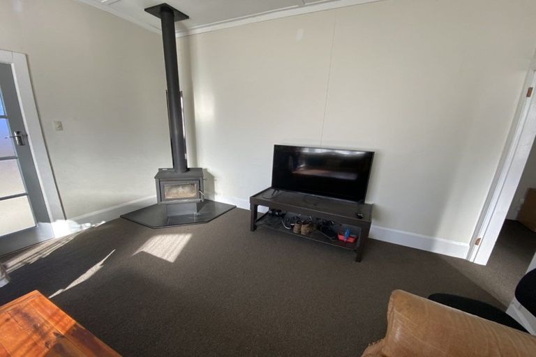 Photo of property in 12 Lyndhurst Street, Takaro, Palmerston North, 4412