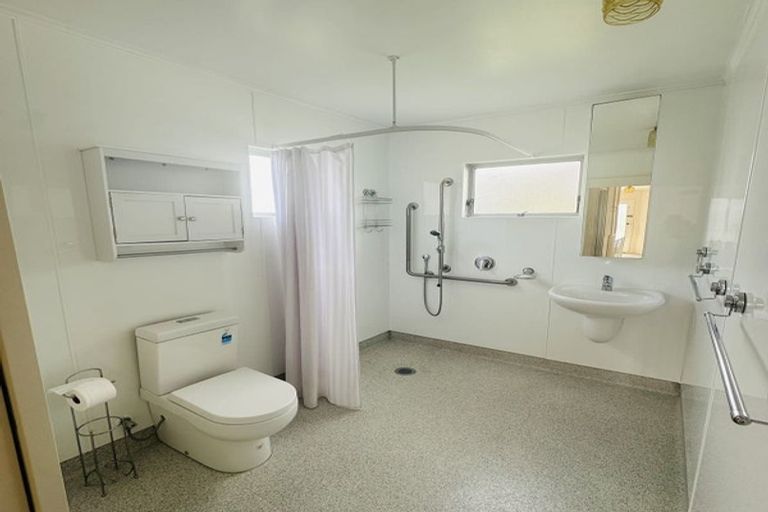 Photo of property in 17 Toroa Street, Torbay, Auckland, 0630