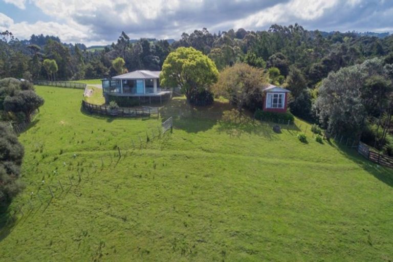 Photo of property in 426 Leigh Road, Whangateau, 0985