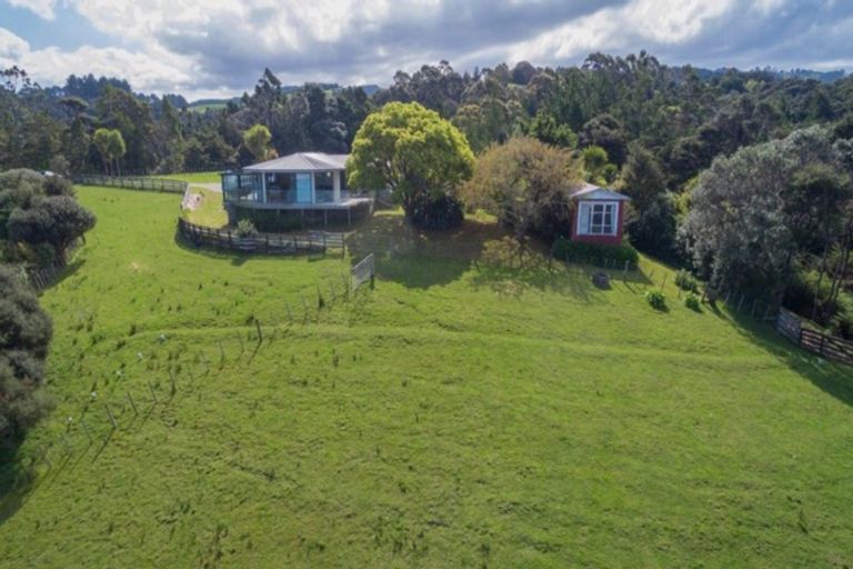 Photo of property in 426 Leigh Road, Whangateau, 0985