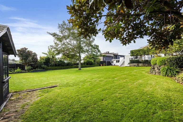 Photo of property in 136 Mellons Bay Road, Mellons Bay, Auckland, 2014