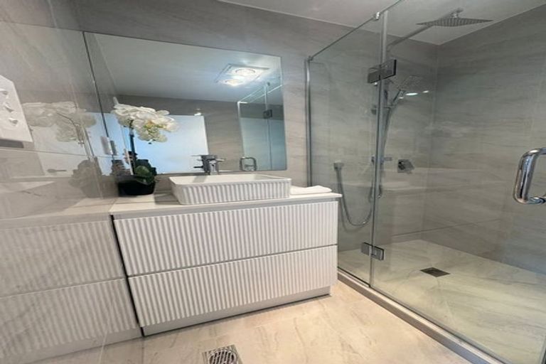 Photo of property in 44 Challen Close, Conifer Grove, Takanini, 2112