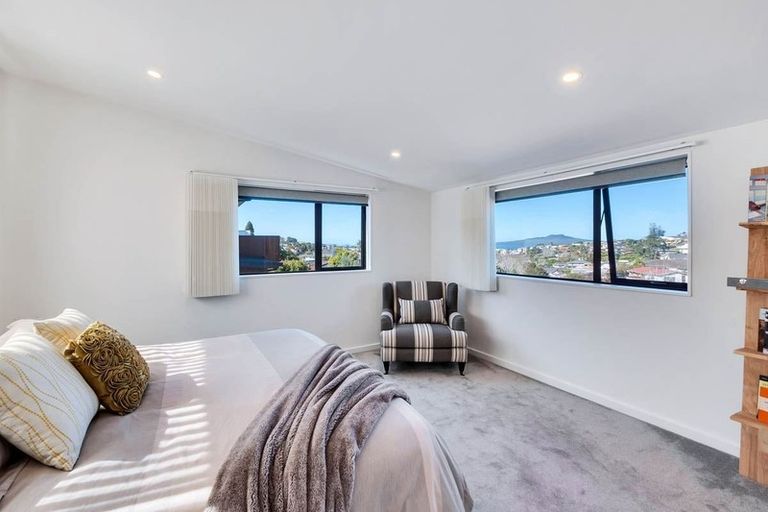 Photo of property in 73d East Coast Road, Castor Bay, Auckland, 0620