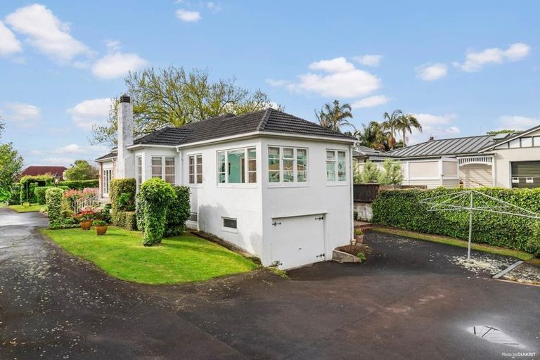 Photo of property in 16 Sale Street, Cockle Bay, Auckland, 2014