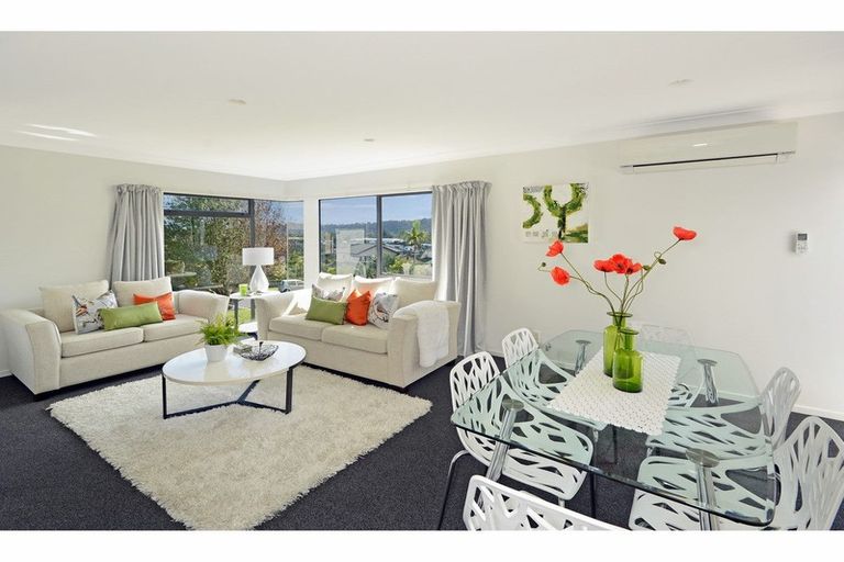 Photo of property in 20 Stephanie Close, Glenfield, Auckland, 0629