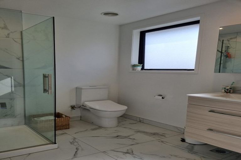 Photo of property in 7/97 Whites Line East, Waiwhetu, Lower Hutt, 5010